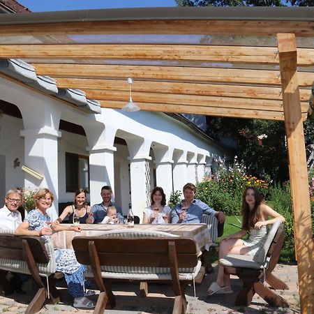 Hotel Weingut Bohrn Himmelbett Herrnbaumgarten Zewnętrze zdjęcie